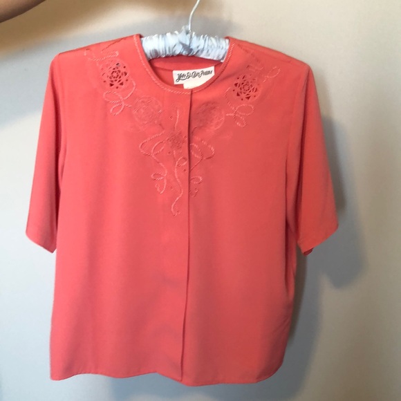 NWT Light Coral T-Shirt/Blouse From Laura Petites - Picture 1 of 4